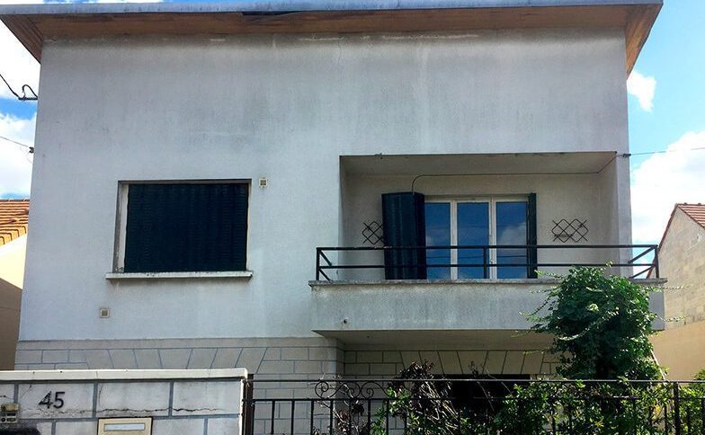 Maison avec façade ancienne