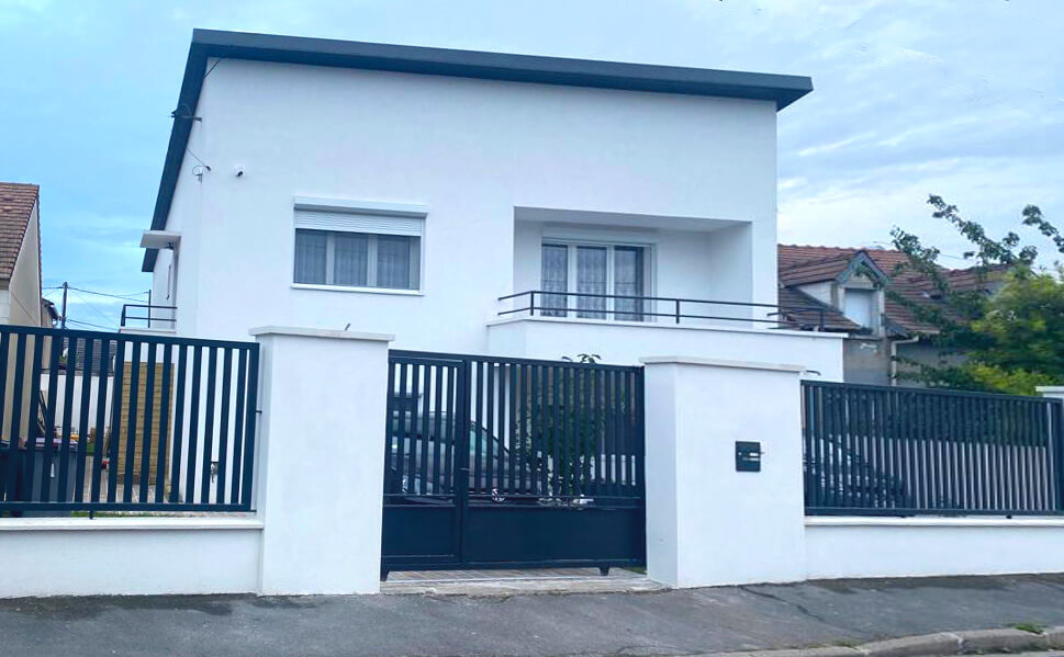 Façade maison blanche