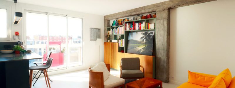 Salon modern avec balcon